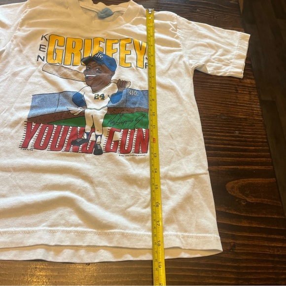 Vintage 1990's Ken Griffey Jr. Seattle Mariners Cartoon T-Shirt Sz. M (10-12) - Picture 6 of 7